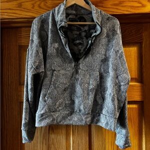 Kyodan Outdoor Black and Gray Zip Pullover